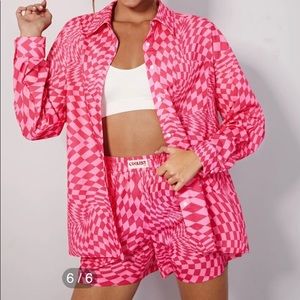 Matching pink groovy set never worn